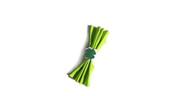 St Patricks Shamrock 4 Leaf Clover Irish White Napkin RingsGreen Clovers Set of 10